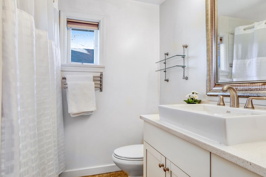 listing image 1107244055747073603