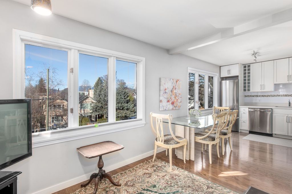 listing image 1108262331316849665