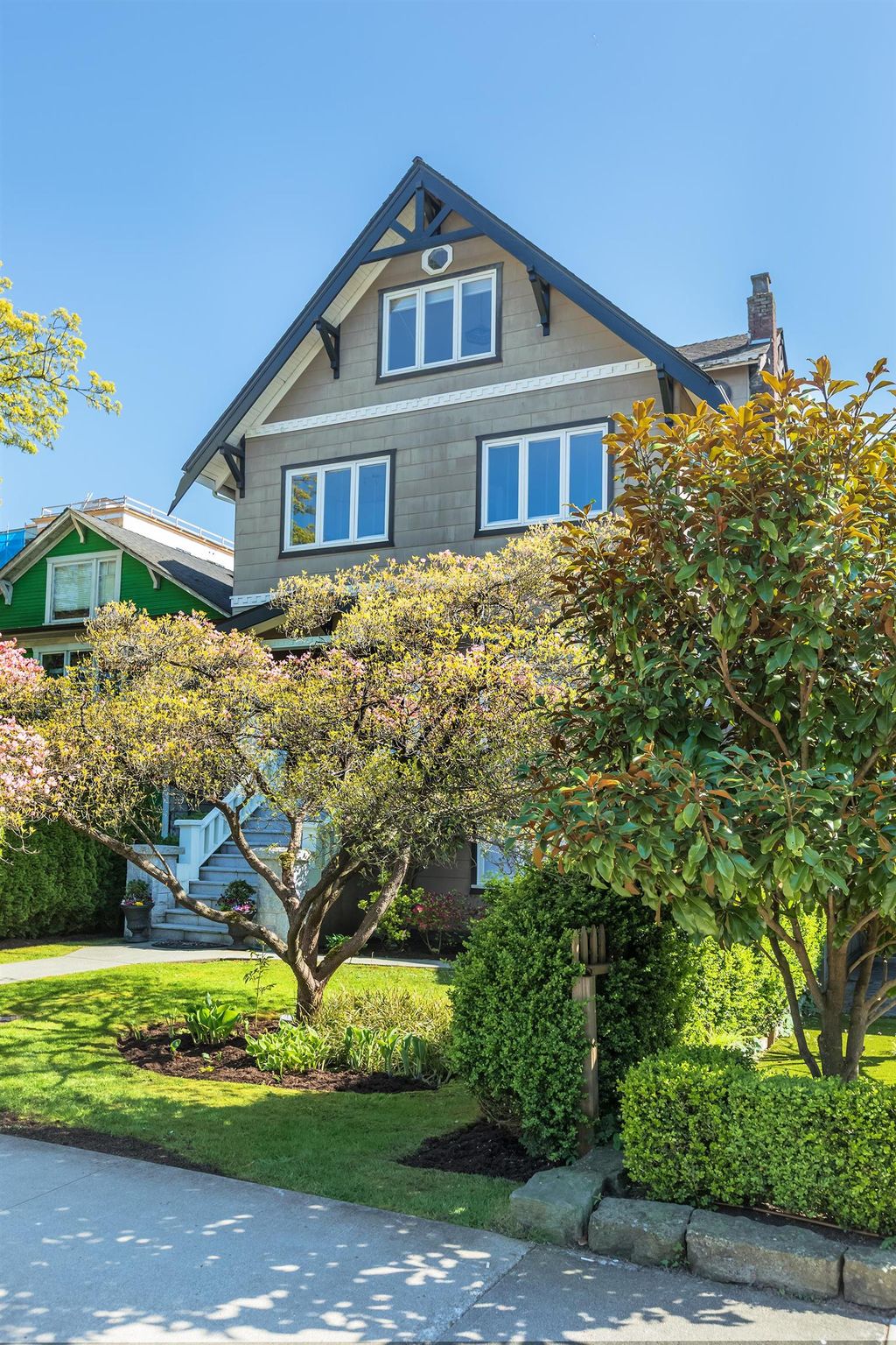 listing image 1109688327084944907