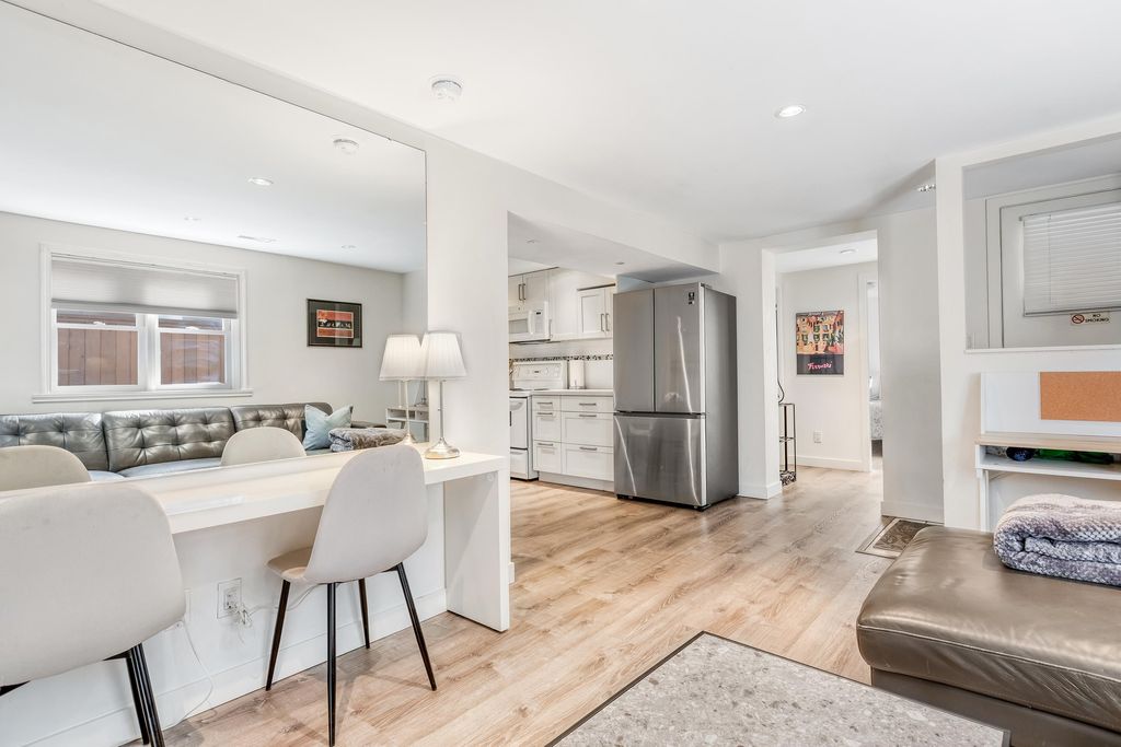 listing image 1109432432446949536
