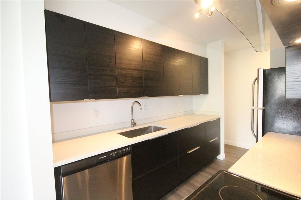 listing image 1108854284828786765