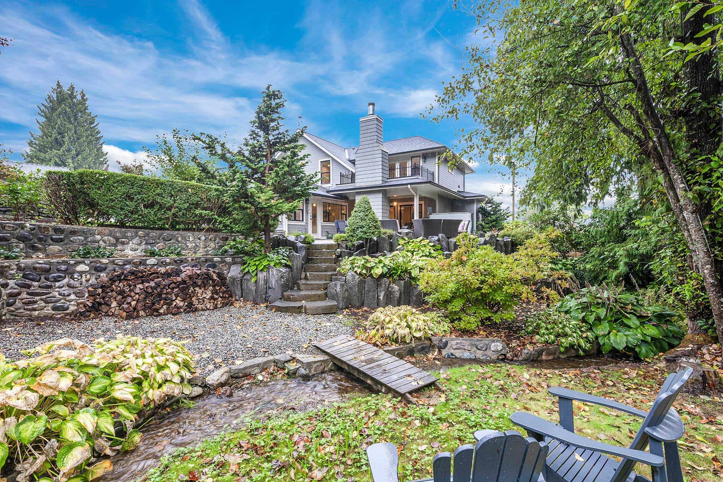 2209 St. George Street