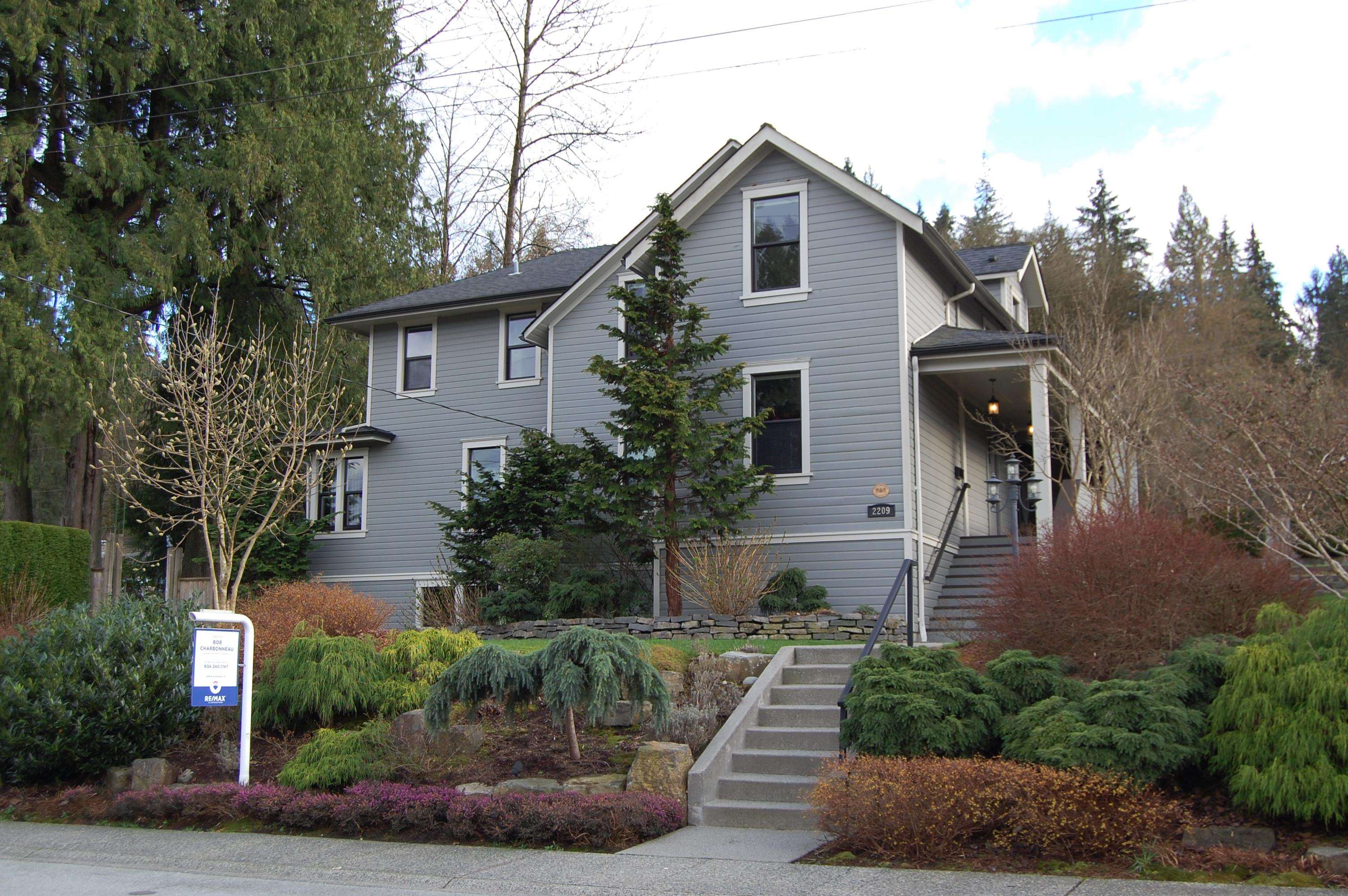 2209 St. George Street