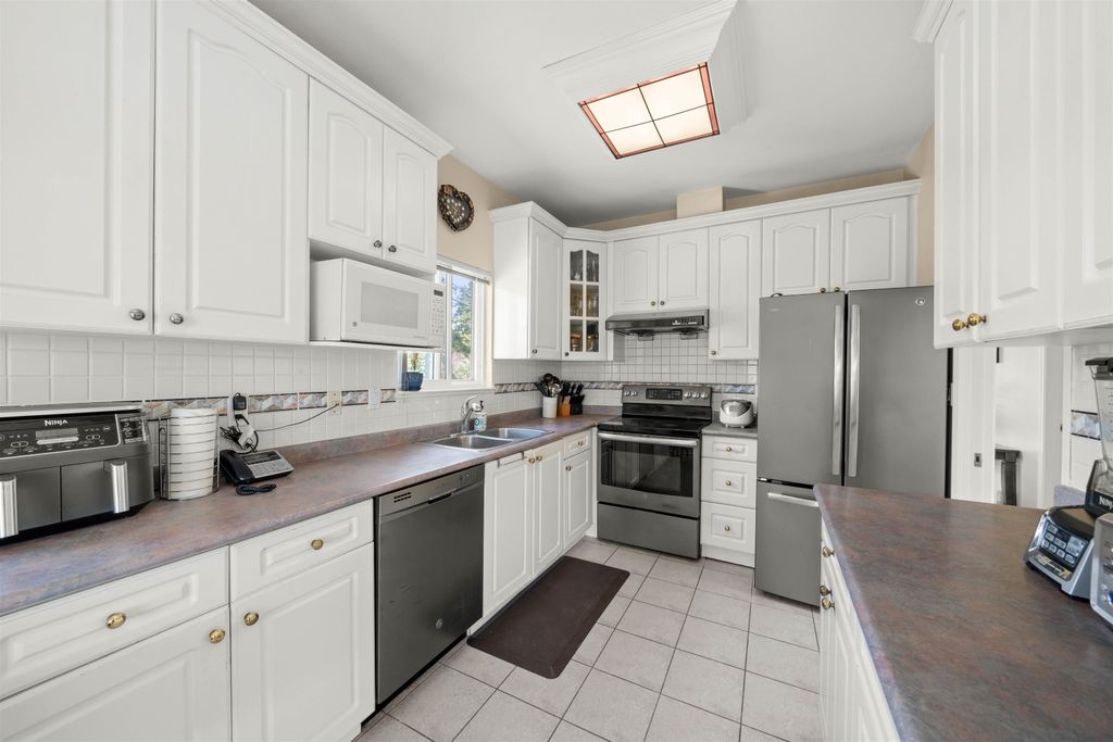 listing image 1109534892709978387