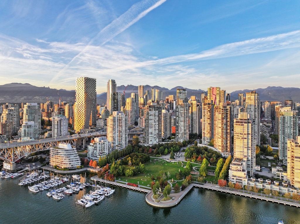 583 Beach Crescent 2805