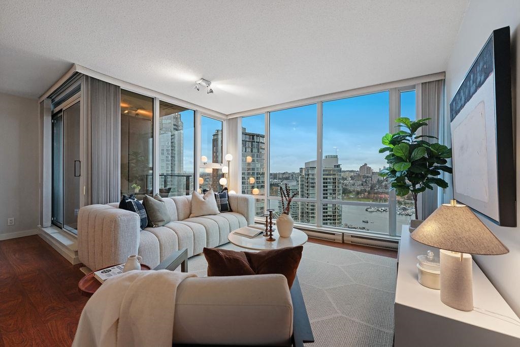 583 Beach Crescent 2805