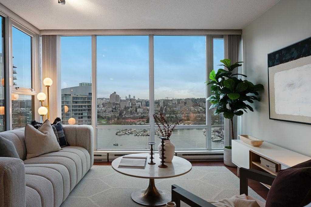 583 Beach Crescent 2805