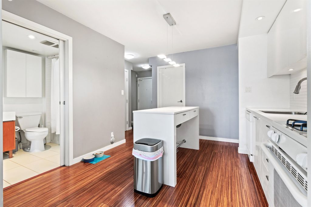 listing image 1108029396155636033