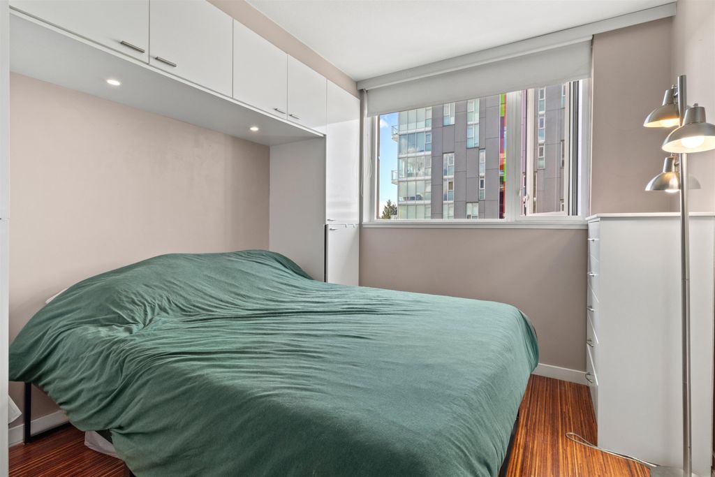 listing image 1107720147996212430