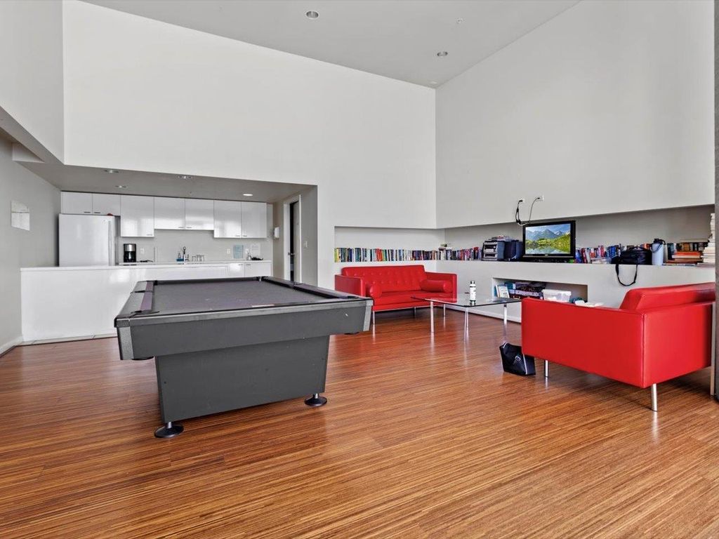 listing image 1107922784941898571
