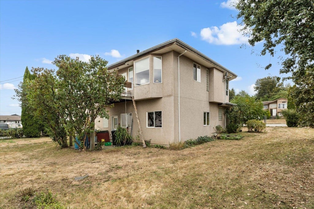 Photo of 2203 Windsor Street, Abbotsford, BC V2T 6L8 (MLS # R3170851)