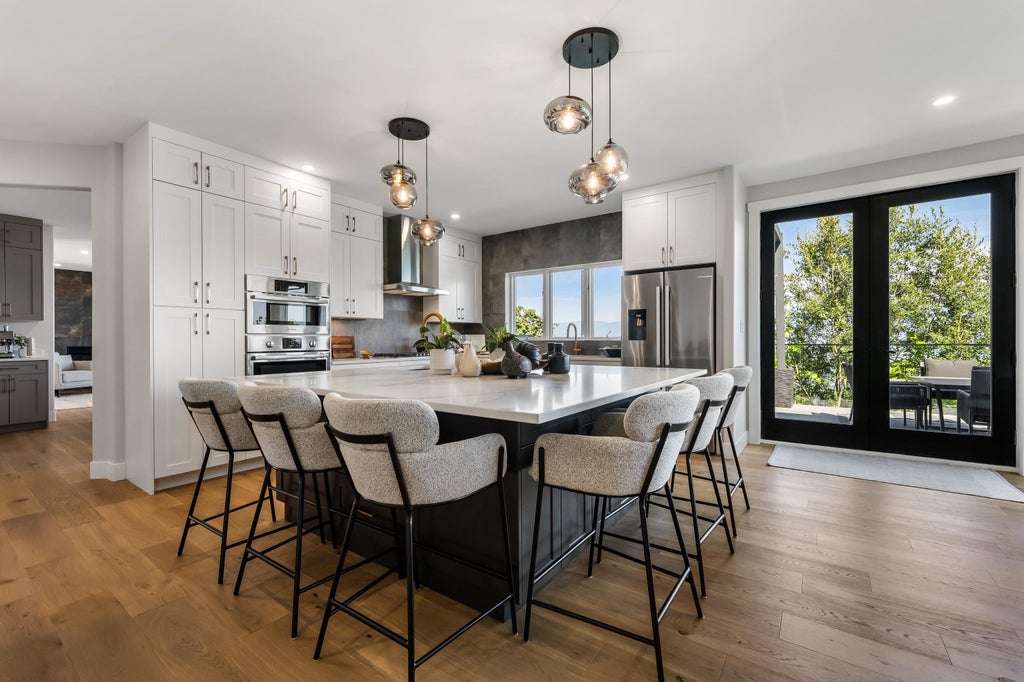 Photo of 43619 Bracken Drive, Chilliwack, BC V2R 4A4 (MLS # R3163139)