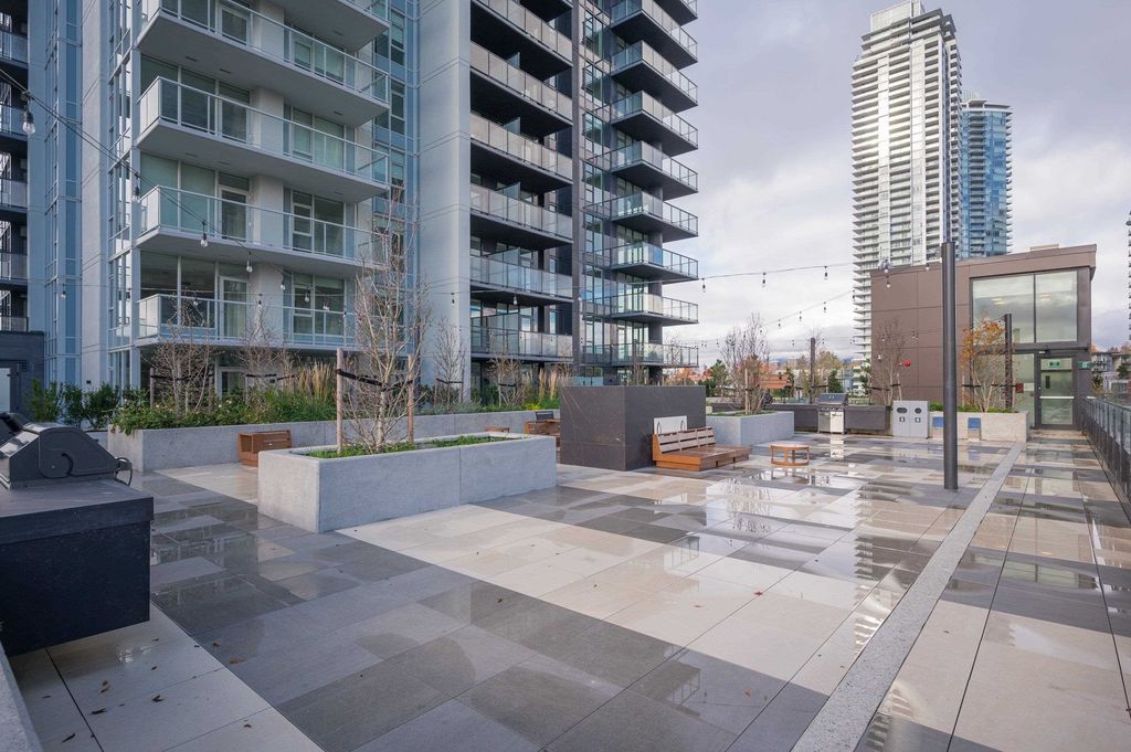 listing image 1104768980357929317