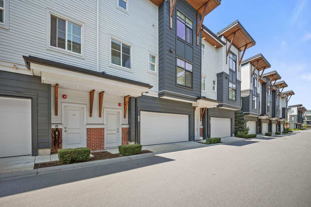 Photo of 22128 48a Avenue #27, Langley, BC V3A 0L6 (MLS # R3152617)