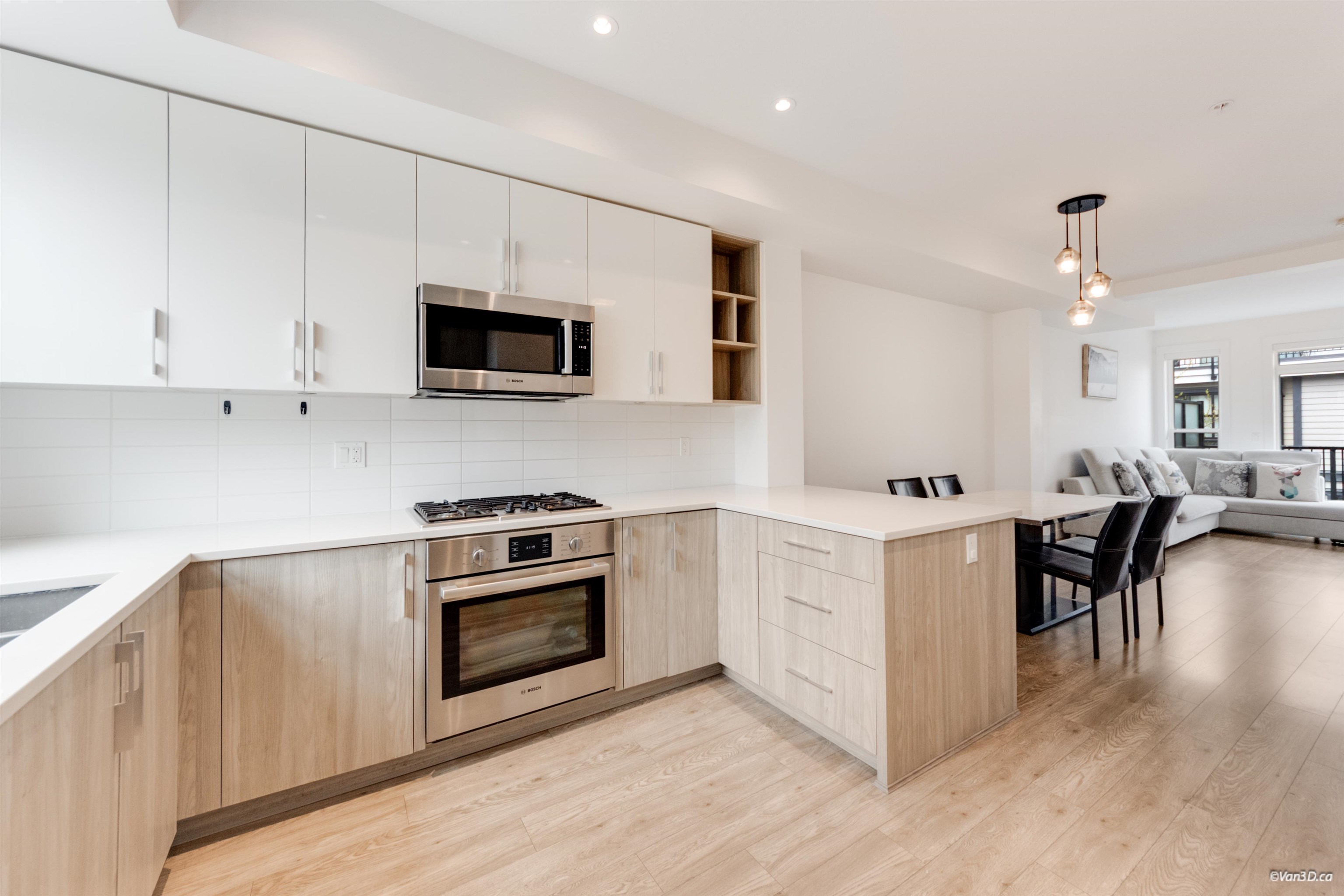 7039 Macpherson Avenue 22