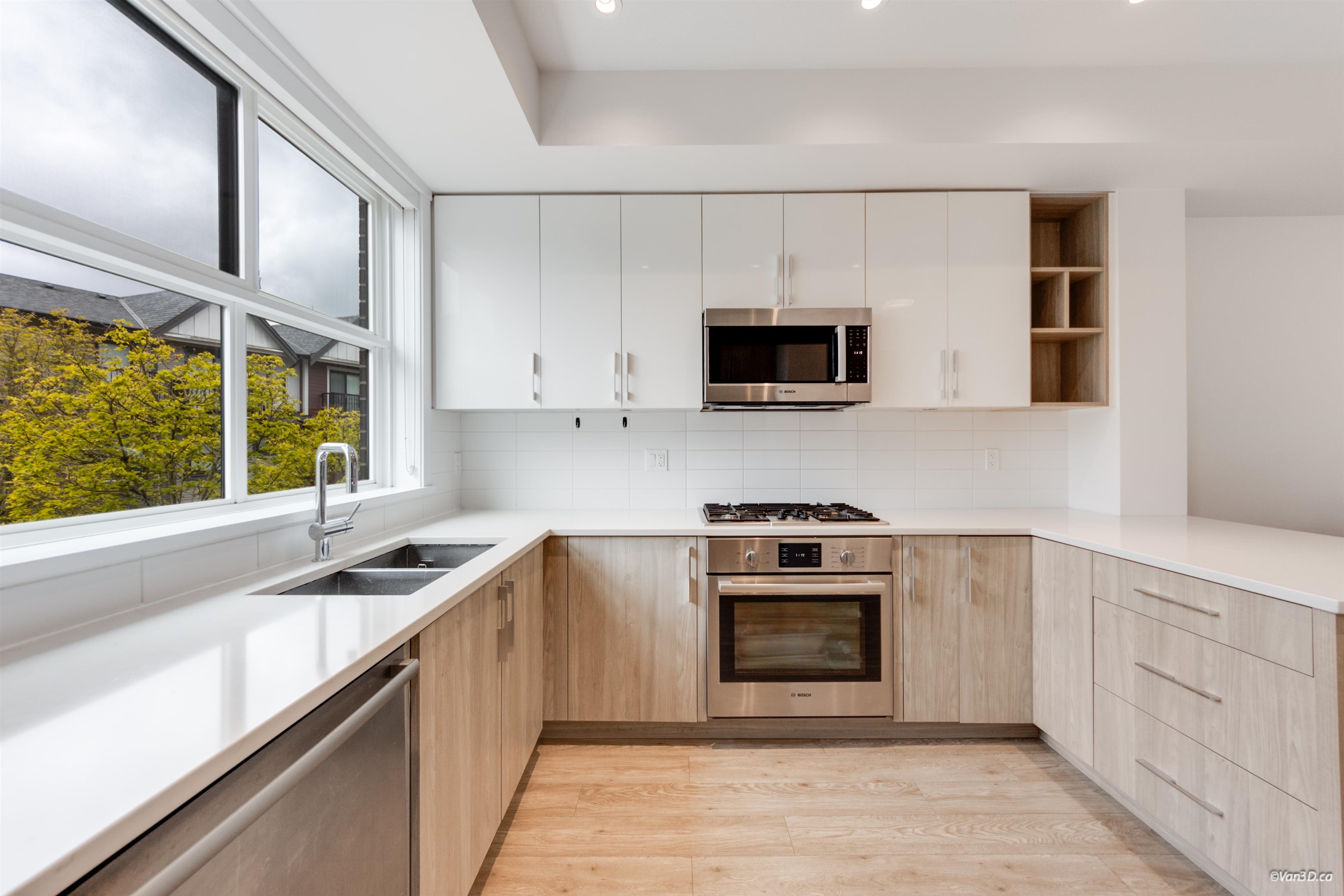 7039 Macpherson Avenue 22