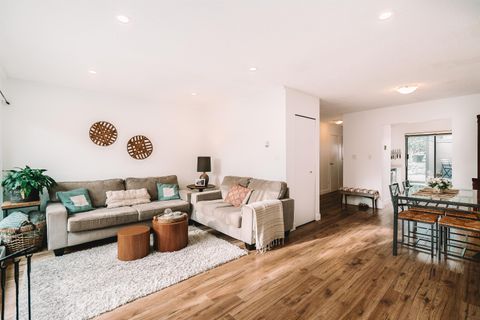 230 W 14th Street 19 North Vancouver BC V7M 1P3