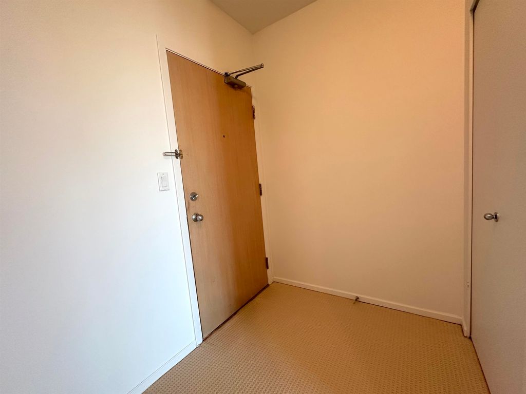 listing image 1103248235915288162