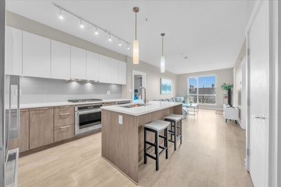 625 E 3rd Street 303 North Vancouver BC V7L 0G3