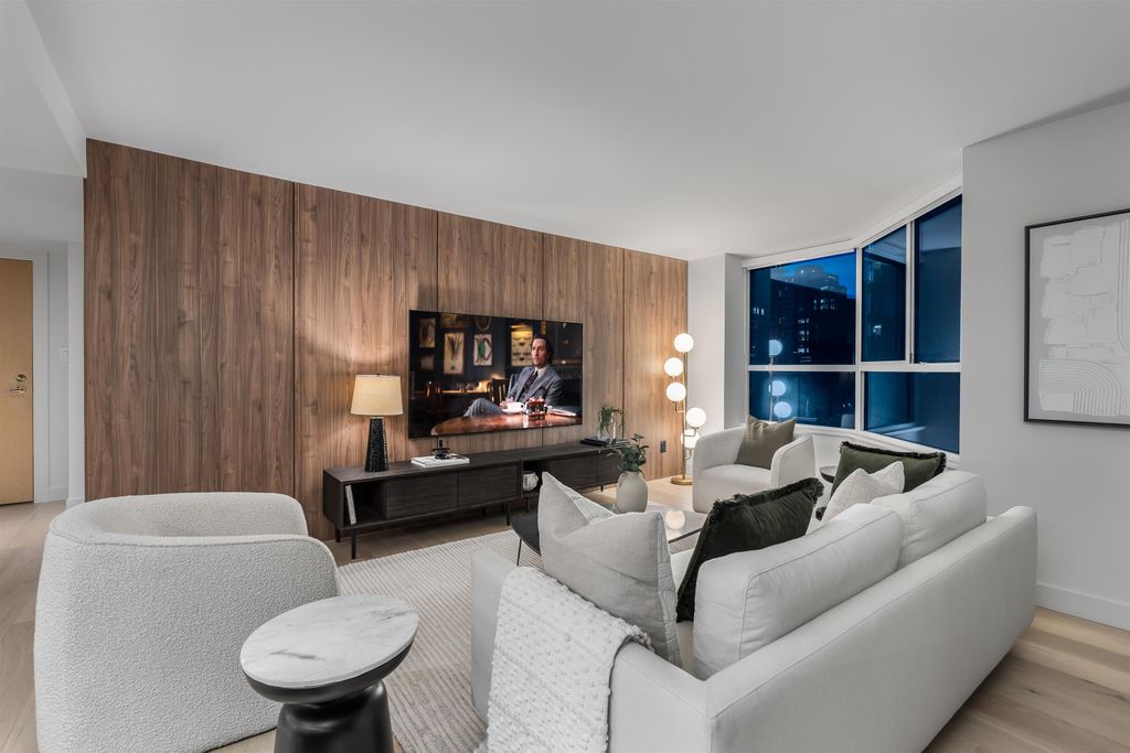 listing image 1105246155206479367