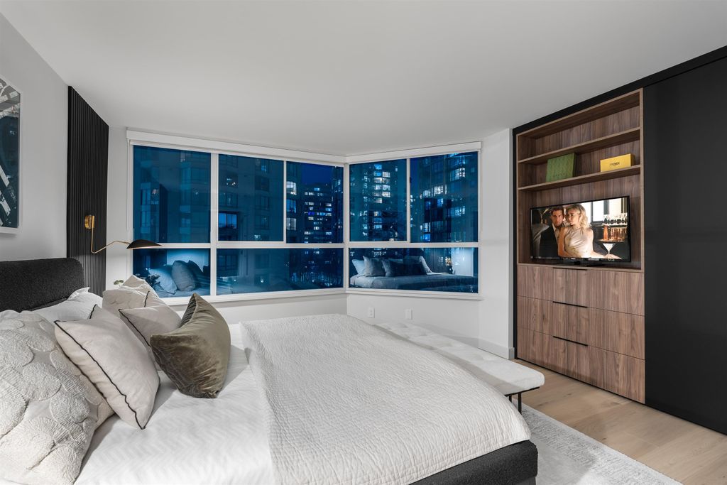 listing image 1108497223747888869