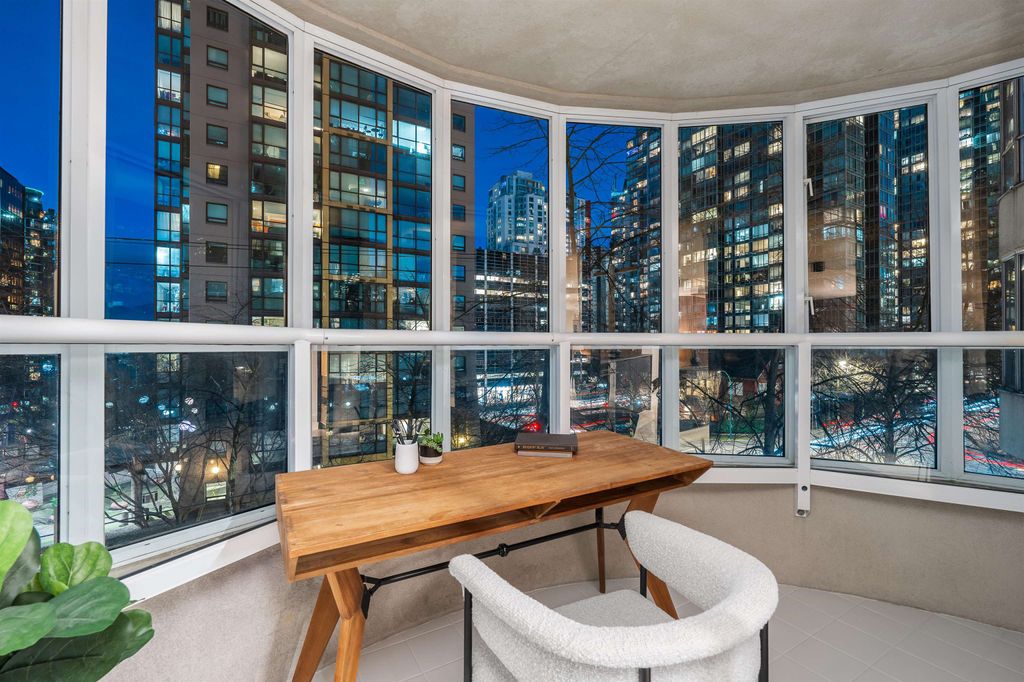 listing image 1102190770016735120
