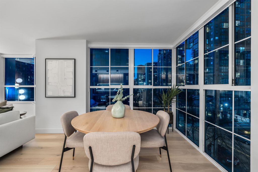 listing image 1104154358860955831
