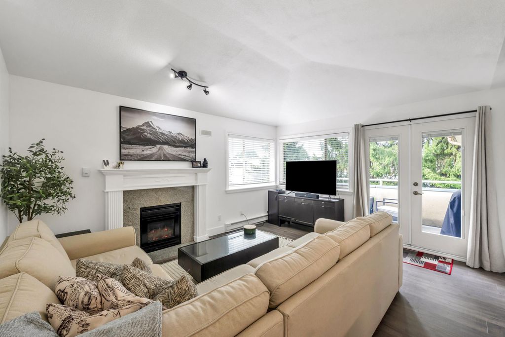 Photo of 33675 Marshall Road #308, Abbotsford, BC V2S 1L4 (MLS # R3126444)