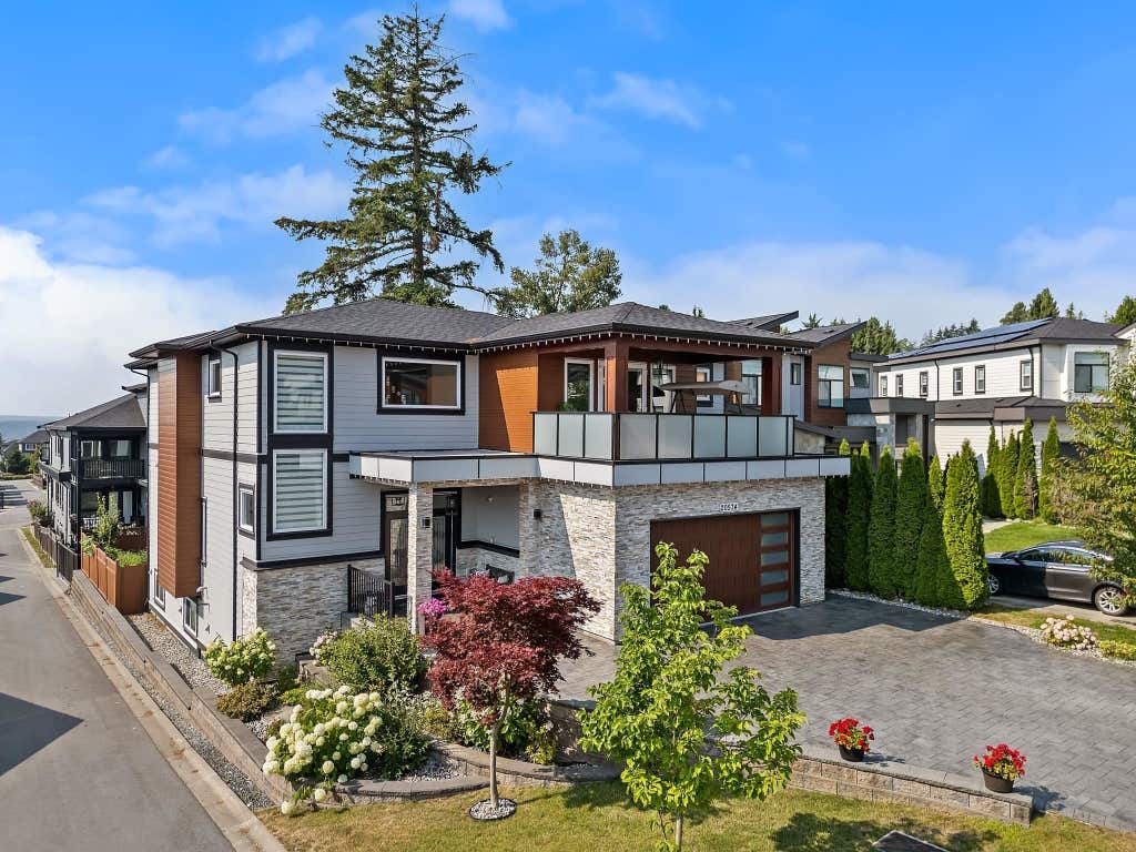 Photo of 20574 71 Avenue, Langley, BC V2Y 3J9 (MLS # R3148091)