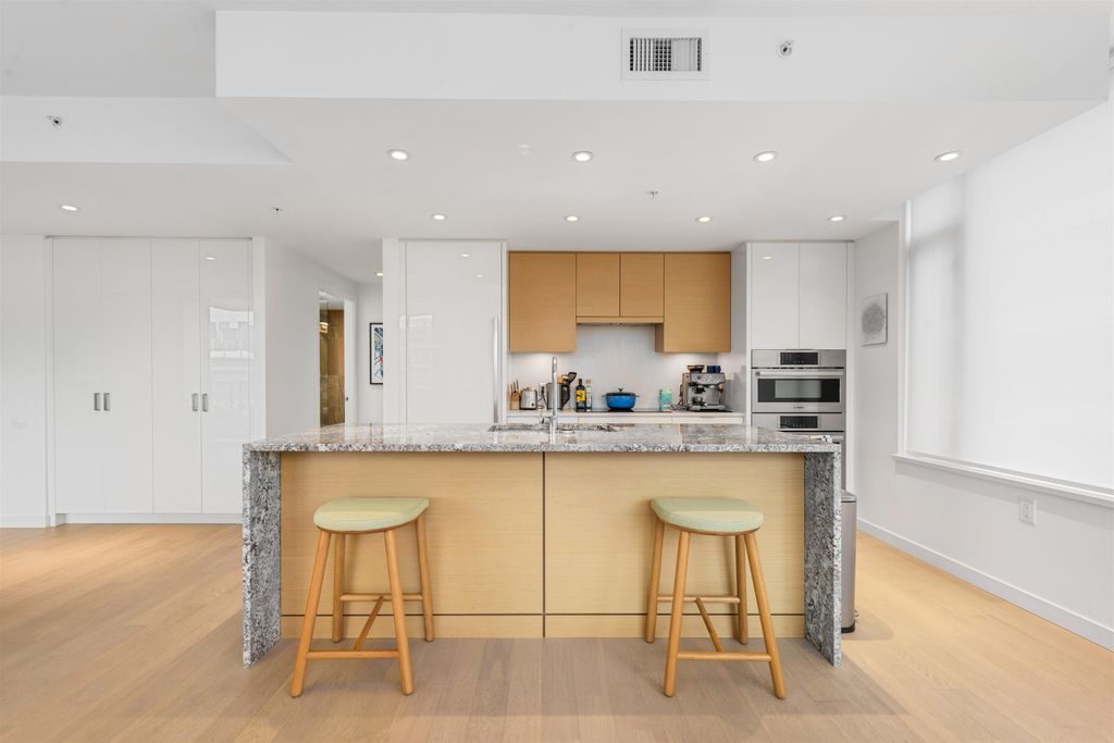 listing image 1105149259808872993