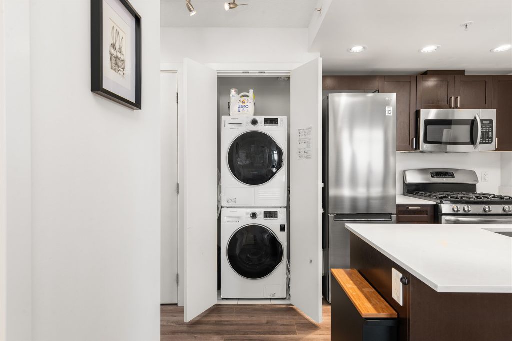 listing image 1103556609252523012