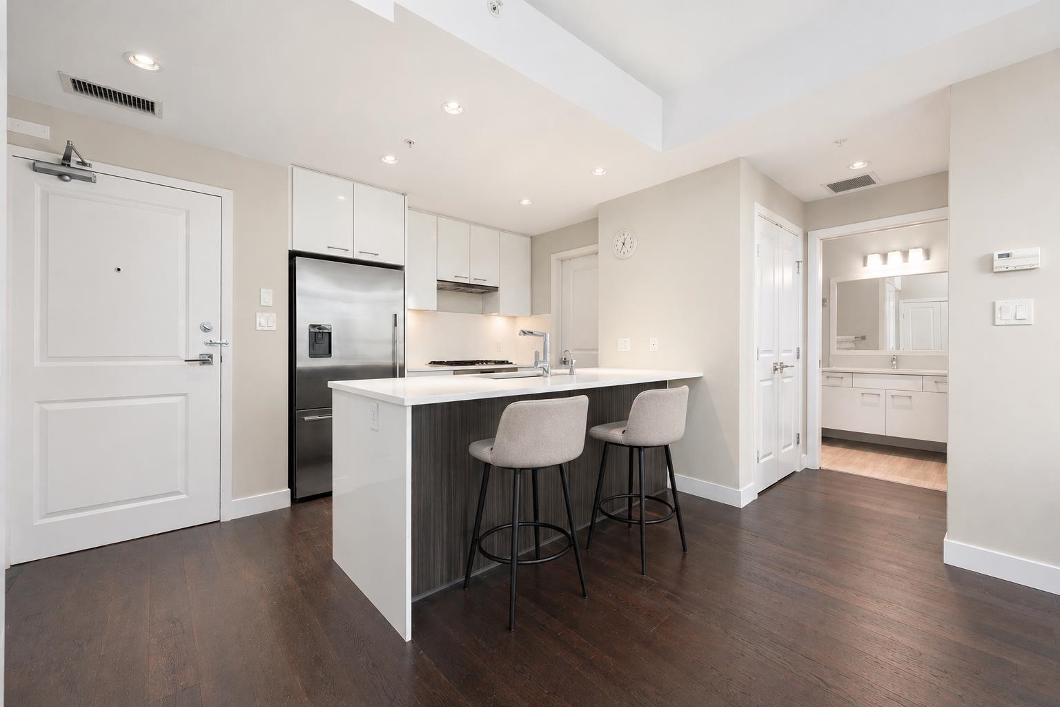 6383 Cambie Street 205