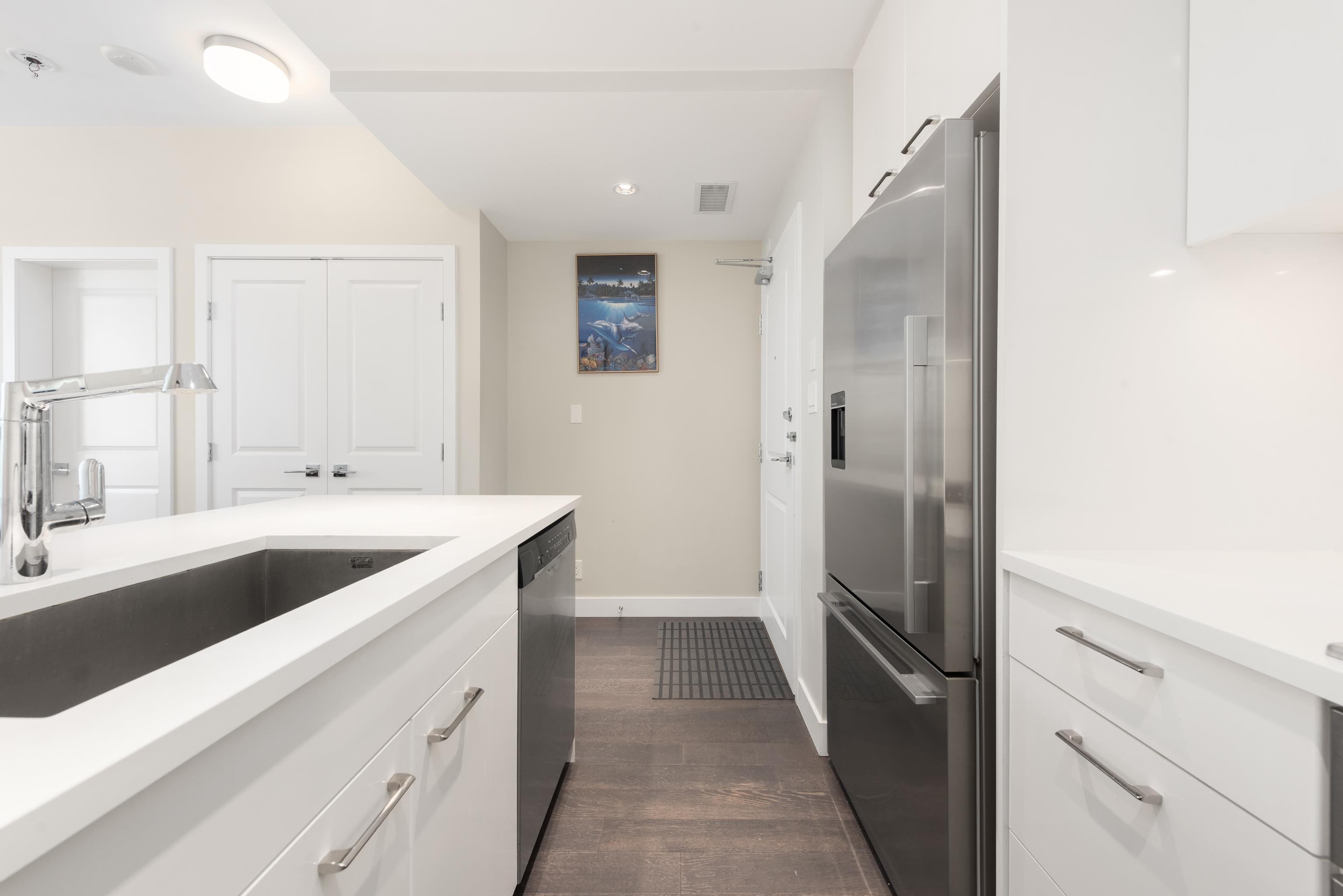 6383 Cambie Street 205