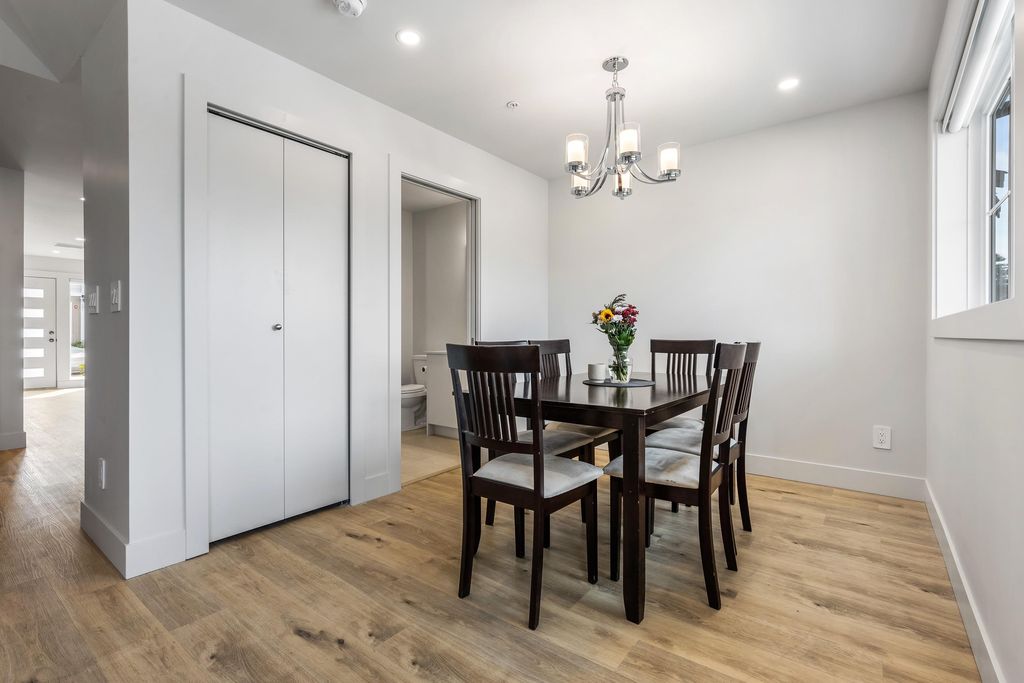 listing image 1105547654410580917
