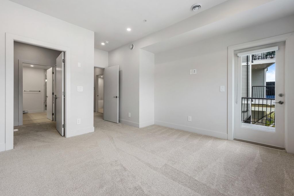 listing image 1102470011956336565