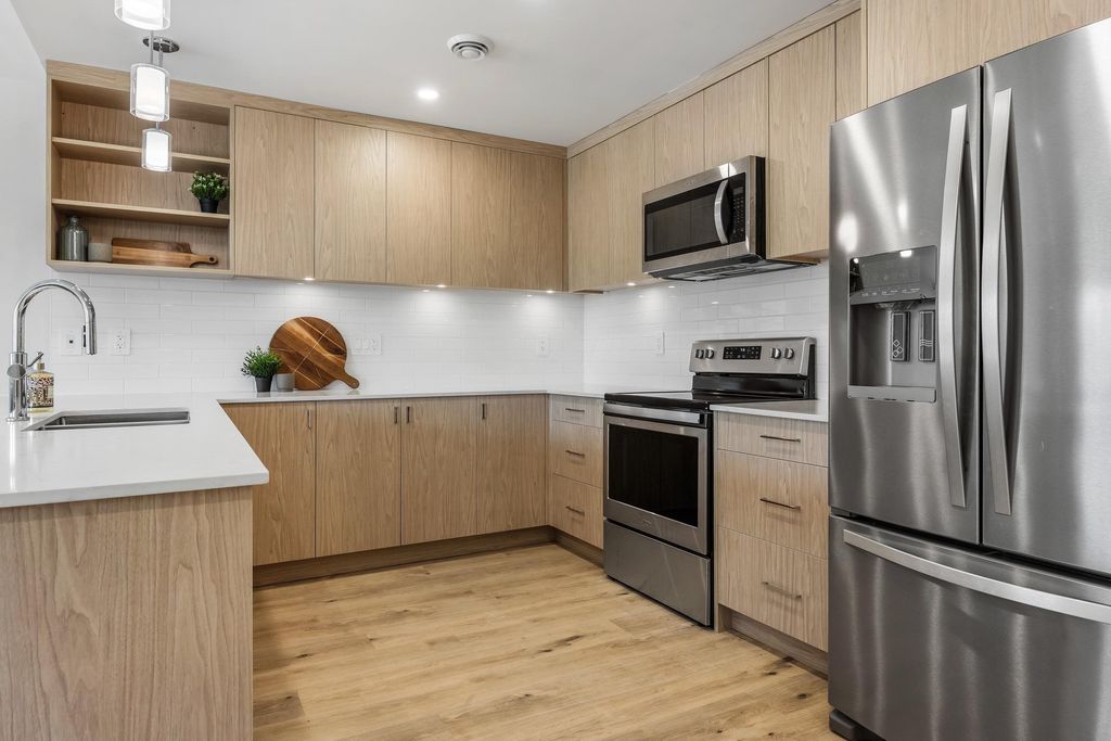 listing image 1101816875937311328