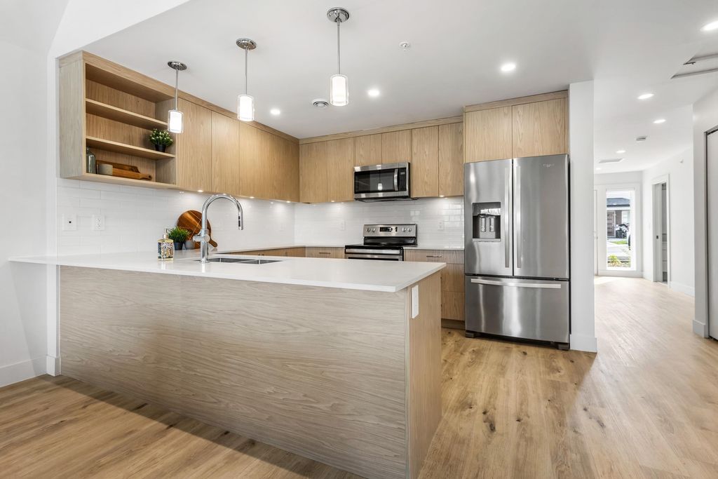 listing image 1101360891674711443