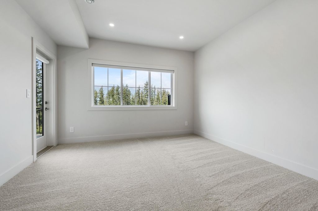 listing image 1101891933497732411