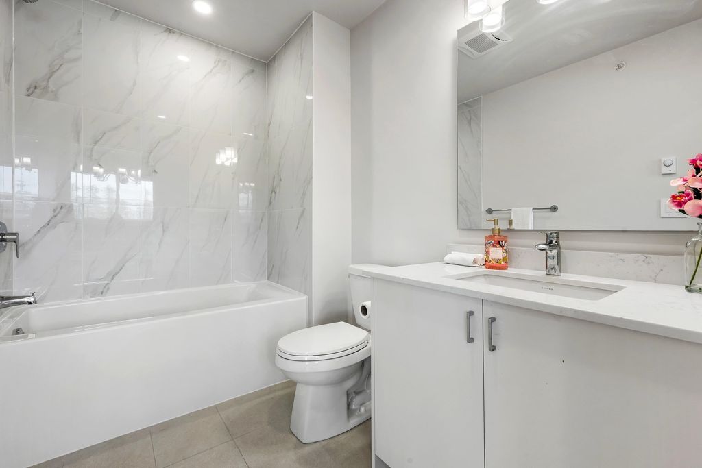 listing image 1104935770975482830
