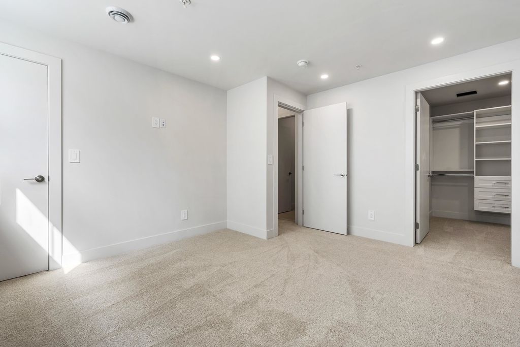 listing image 1102884614906460045
