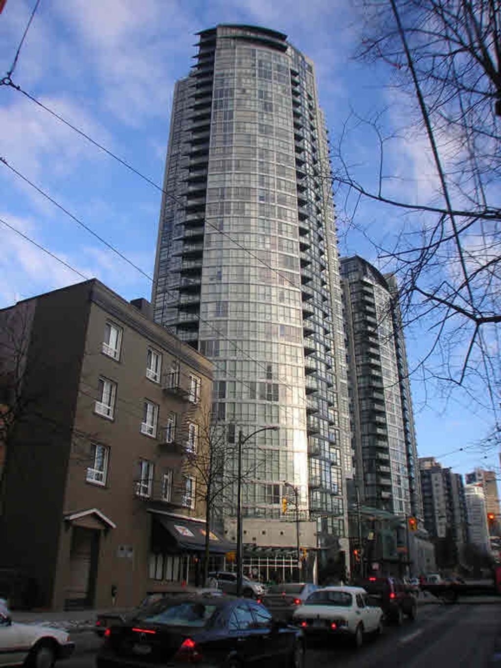 listing image 1101648462012755081