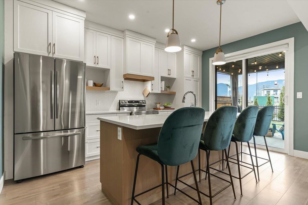 Photo of 45378 Willowstream Road, Chilliwack, BC V2R 0B9 (MLS # R3097651)