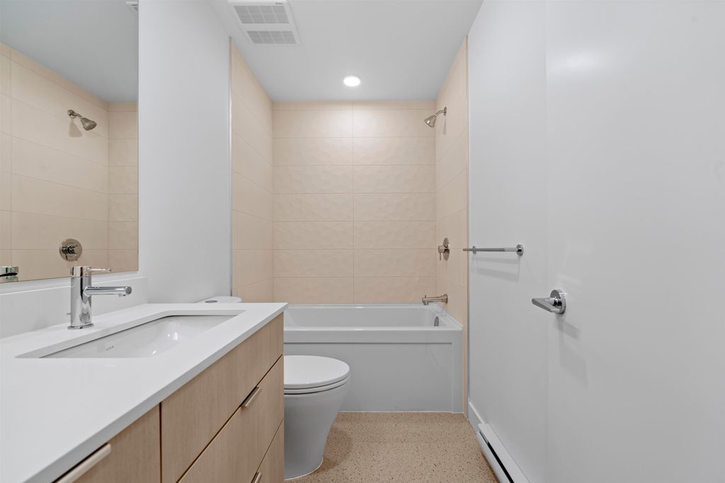 listing image 1100809450732553101