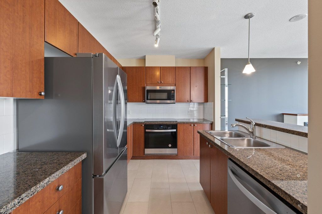 listing image 1102679297451904611
