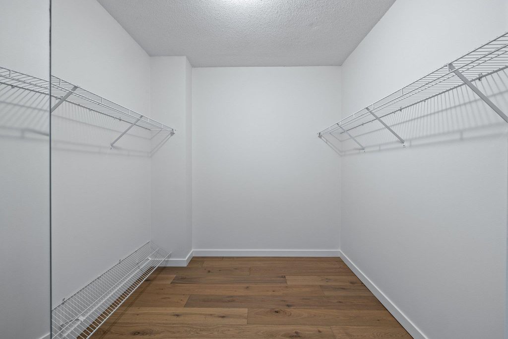 listing image 1107006741222475245