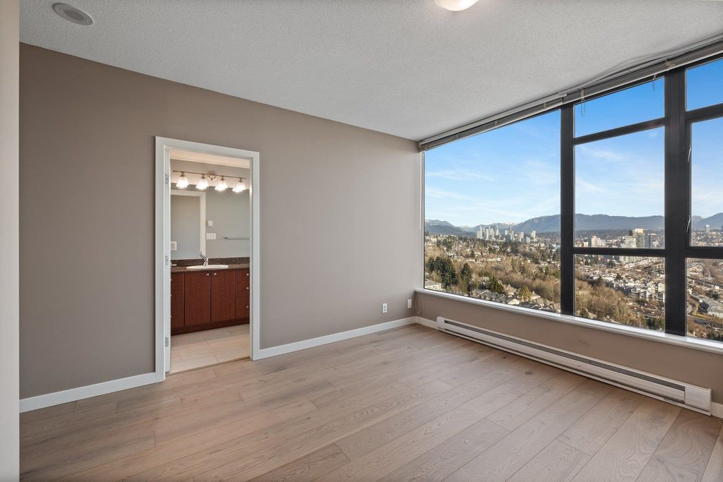 listing image 1102305080620780761