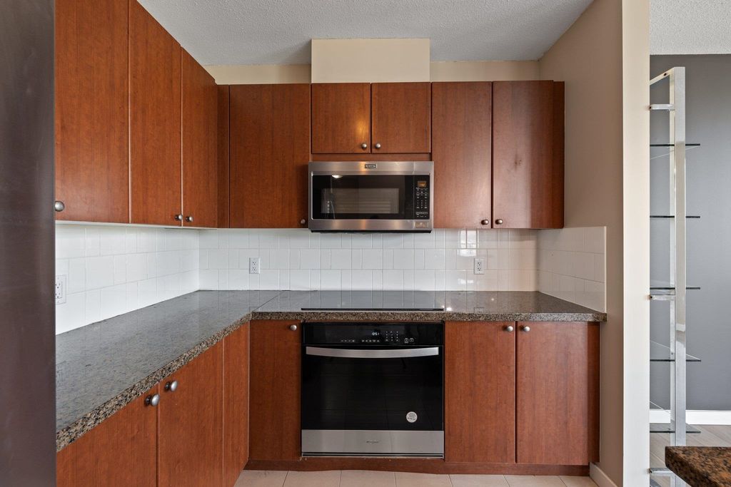 listing image 1109384538289760005