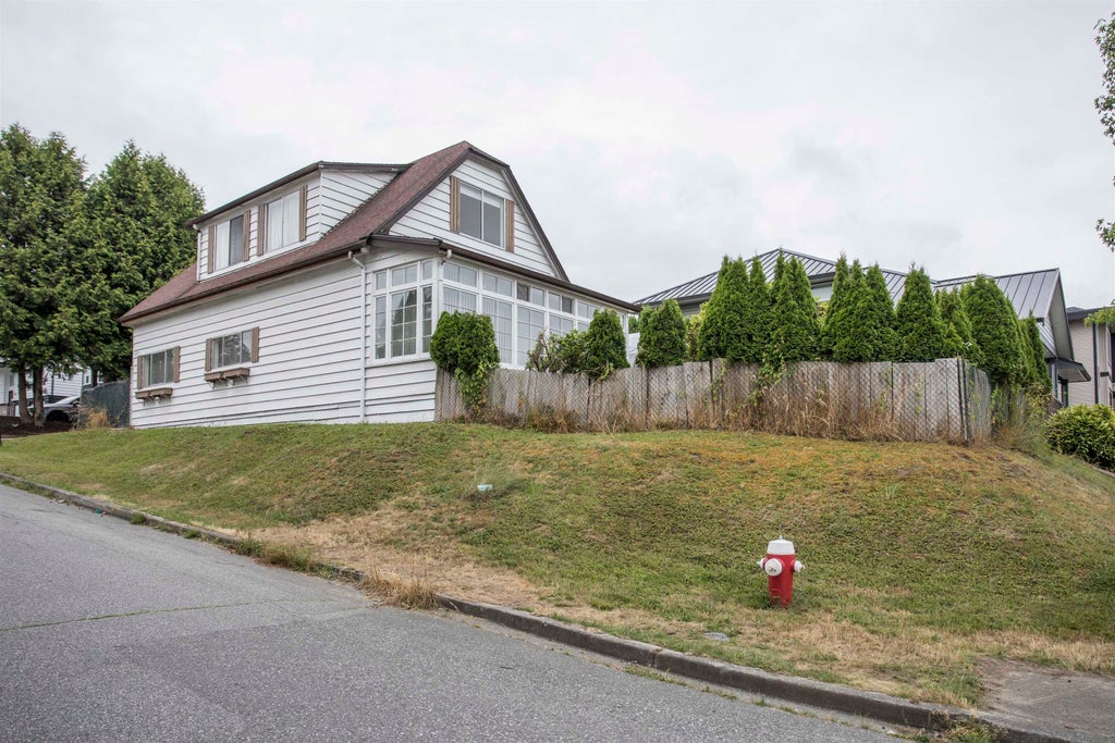 Photo of 12393 Gray Street, Maple Ridge, BC V2X 5V1 (MLS # R3141394)