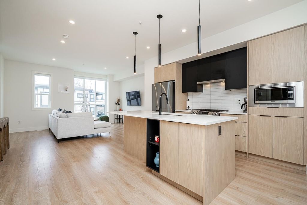 Photo of 7670 207 Street #2, Langley, BC V2Y 3N7 (MLS # R3113841)