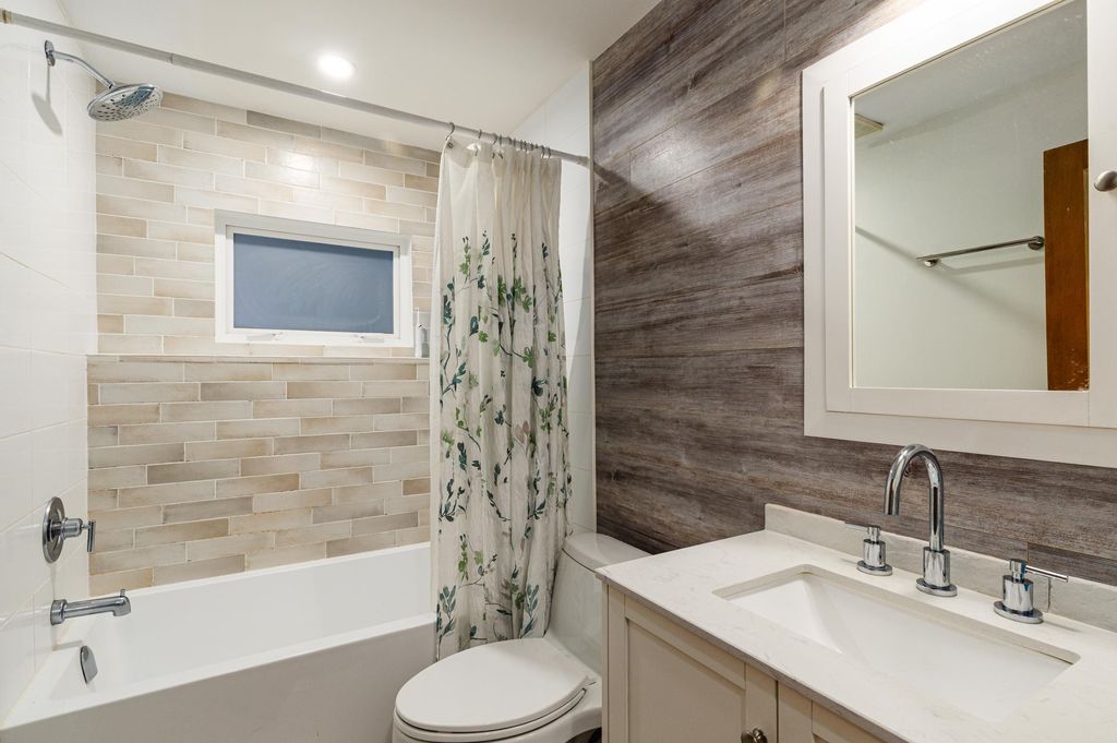 listing image 1106376096390940504